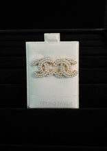 Load image into Gallery viewer, Classy pearly Gold medium
